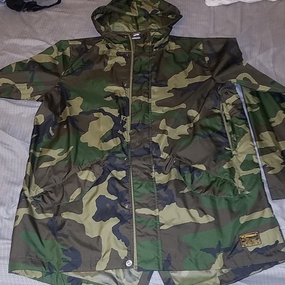Nike Other - Nike SB Camouflage Windbreaker Jacket